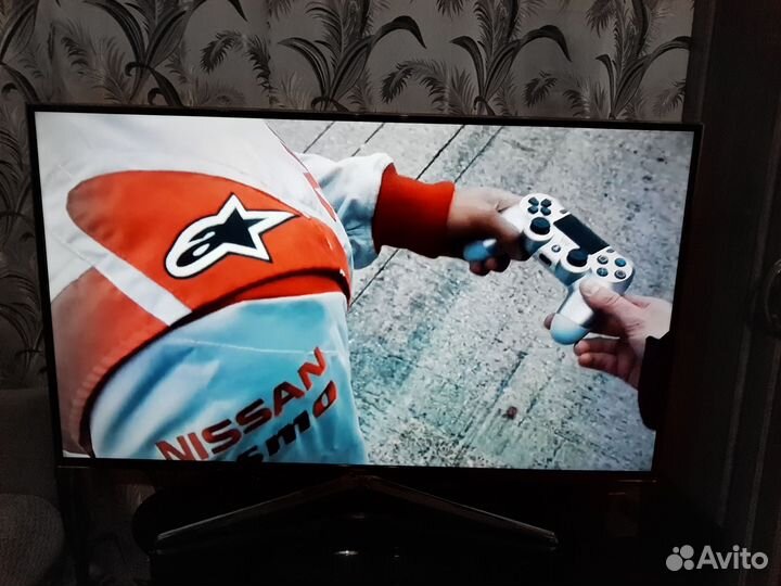 Большой кино тв 3D Смарт BlyeRay