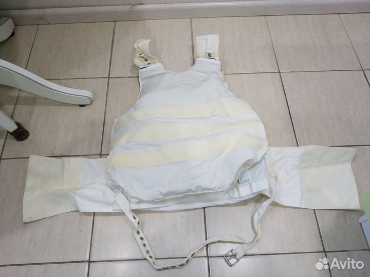 Белый Красивый Бронежилет Визит *Бронеплиты +