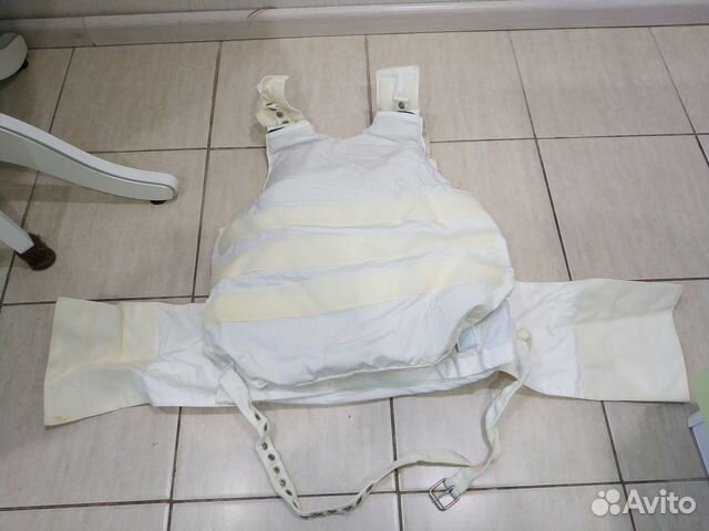 Белый Красивый Бронежилет Визит *Бронеплиты +