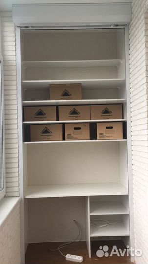 Шкаф с рольставнями на балкон на заказ