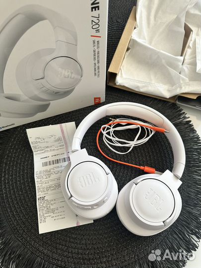 Беспроводные наушники jbl tune720вт