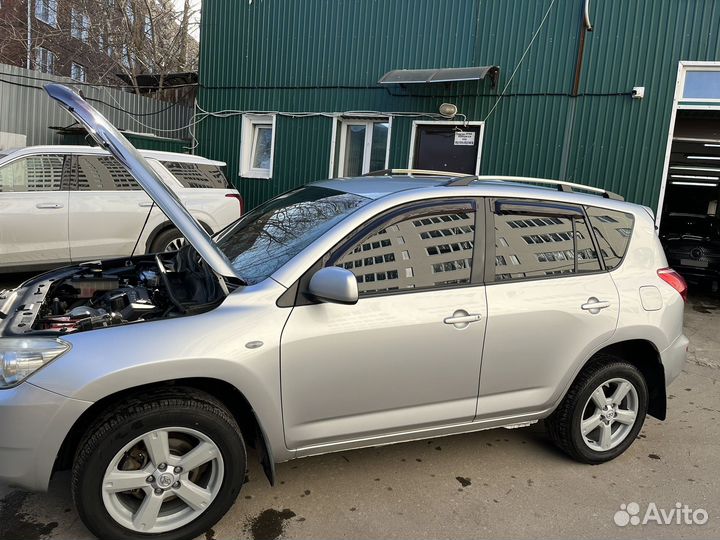 Toyota RAV4 2.0 AT, 2006, 240 000 км