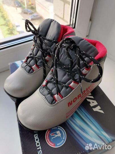 Лыжные ботинки детские 31р