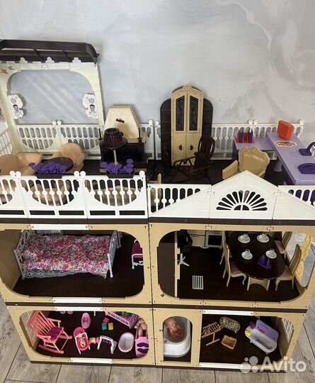 Кукольный домик с мебелью