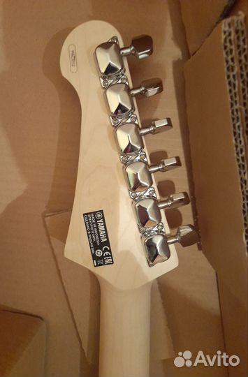 Электрогитара yamaha pacifica 012 B