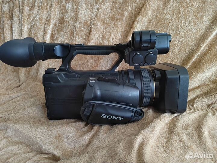 Видеокамера Sony NXR-NX3E