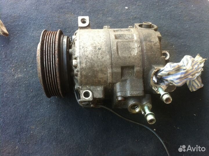 Компрессор кондиционера 8d0260808 passat В5 AGZ