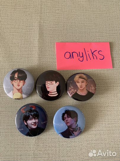 Значки stray kids