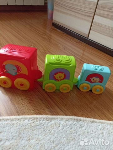 Паровозик fisher price