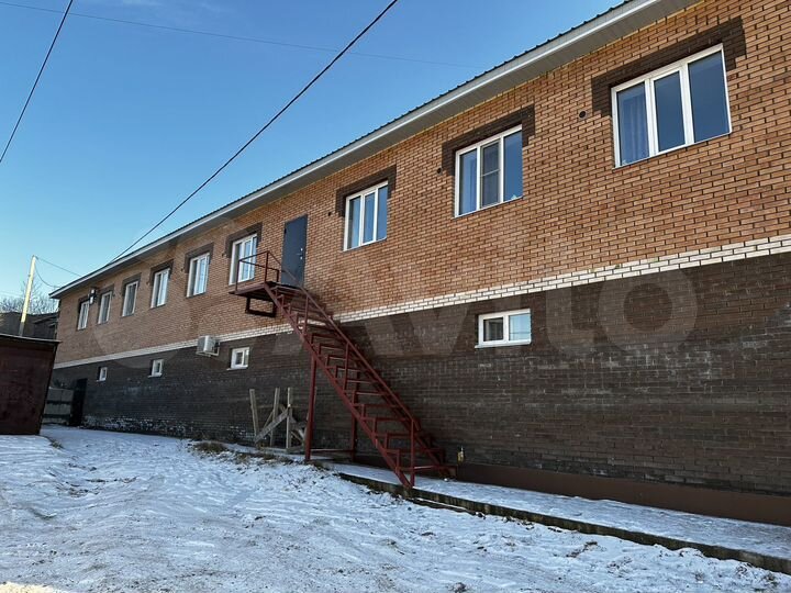 Здание, 1200 м²