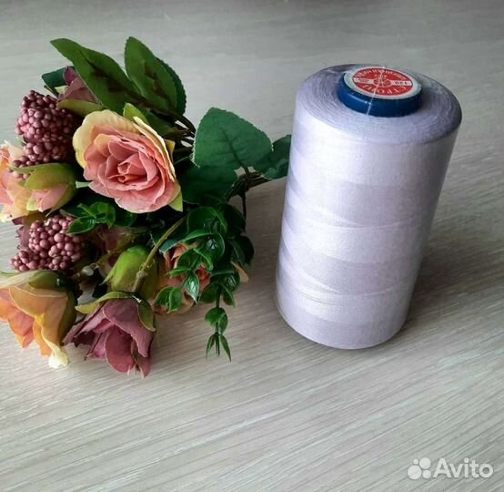 Нитки в бобинах Новые