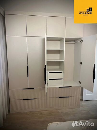 Красивый шкаф