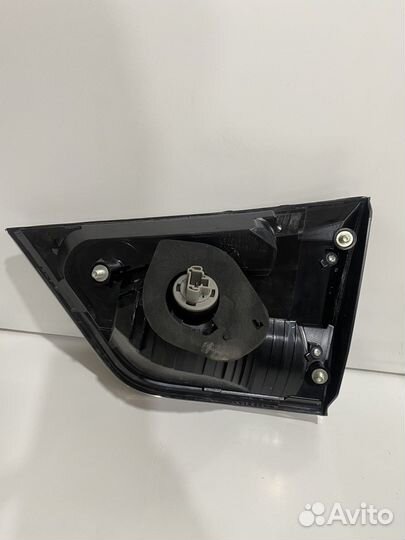 Фонарь в крышку багажника Mitsubishi Outlander XL