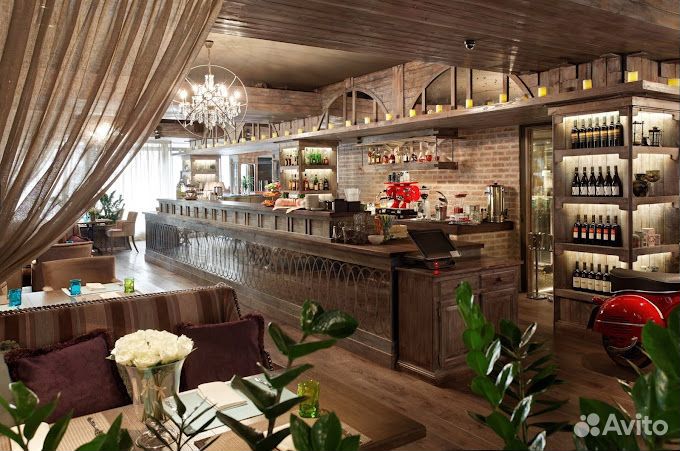 Требуется помощник официанта