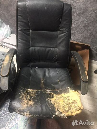 Кожаное кресло бу