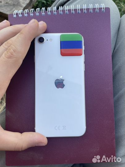 Телефон iPhone se 2020