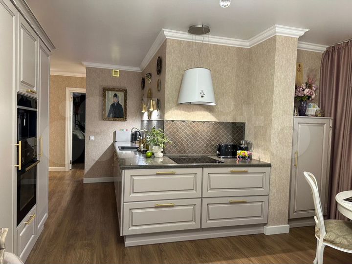 2-к. квартира, 77 м², 7/16 эт.