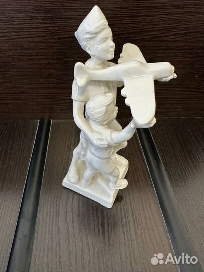Фигурка статуэтка фарфор