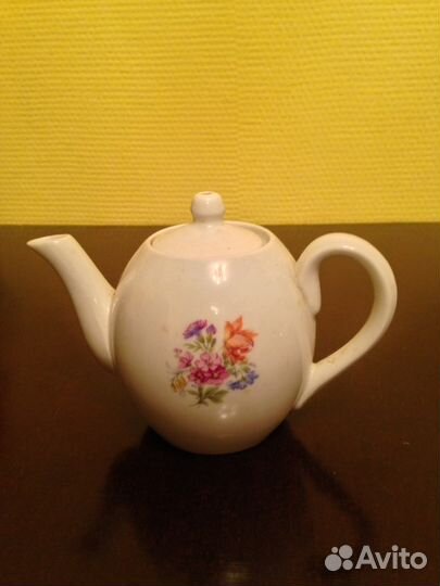 Чайник фарфор СССР Песочное 1969 год