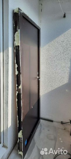 Дверь входная металлическая от застройщика