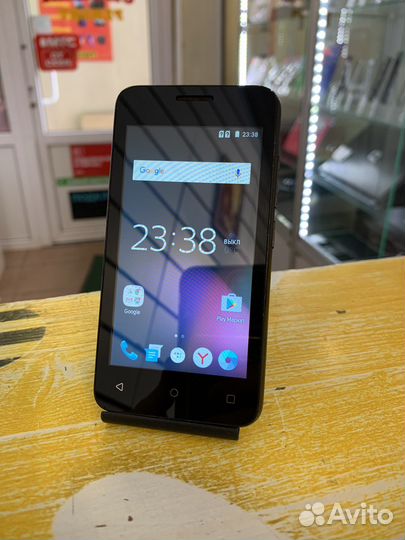 Смартфон Fly FS407 Stratus 6