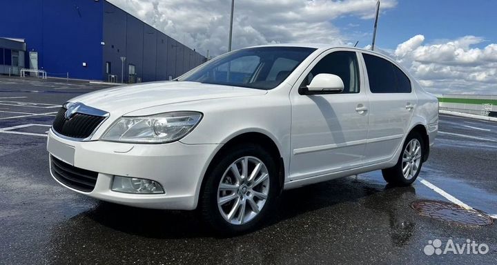 Skoda Octavia 1.8 AT, 2011, 215 700 км