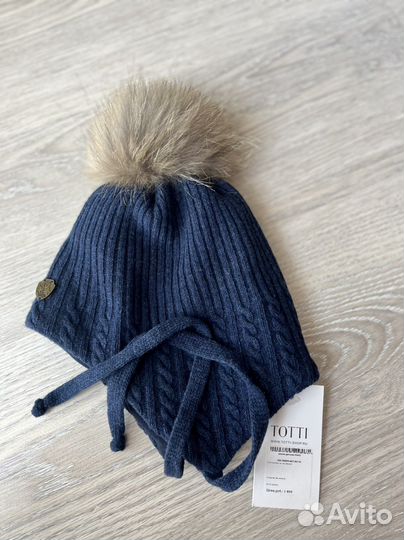 Шапка и варежки totti
