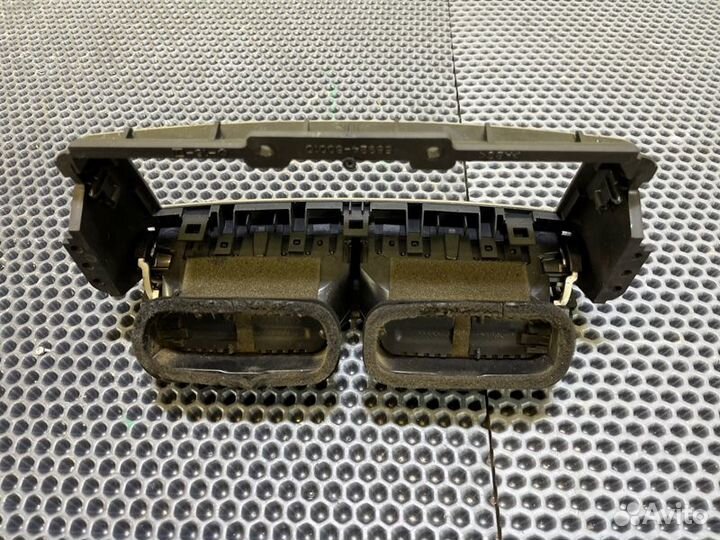 Дефлектор воздушный зад. Lexus Lx570