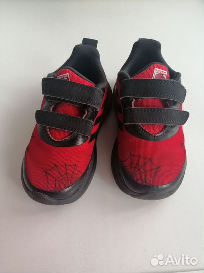 Кроссовки adidas