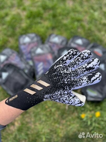 Вратарские перчатки Adidas Predator Pro