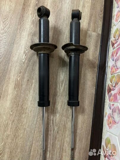 Амортизаторы задние