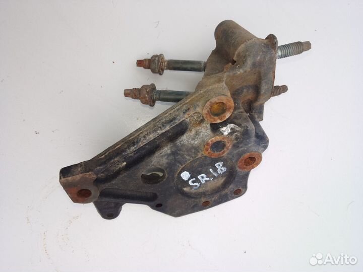 Кронштейн EGR клапана Nissan SR18DE