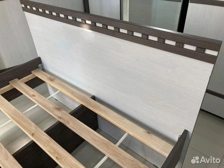 Кровать двухспальная