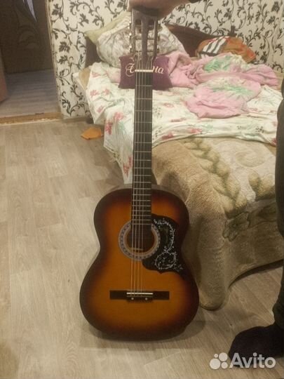 Акустическая гитара
