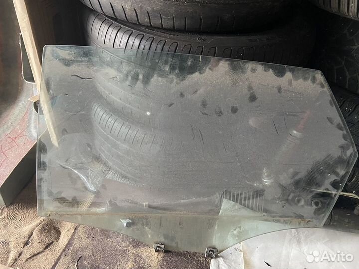 Стекло левое заднее на Citroen c4 b7