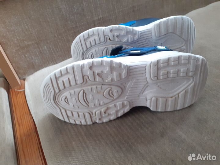 Кроссовки на мальчика