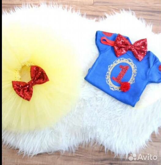 Костюмчики на годик, новые