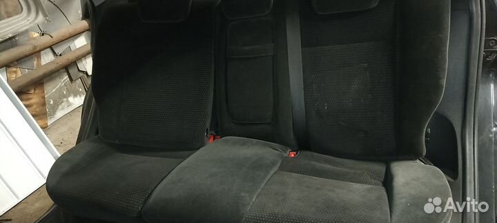 Задние сиденья форд фокус 2 велюр с подлокотником