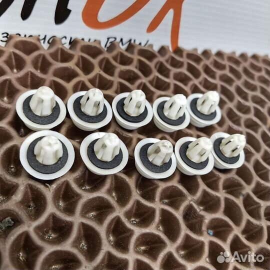 Клипса дверной карты 10шт BMW 7145753