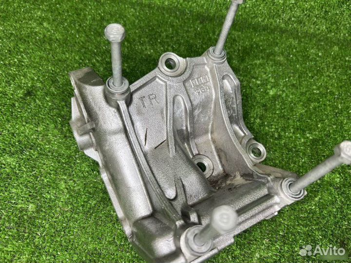 Крепление кондиционера Toyota Land Cruiser Prado