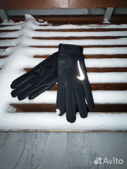 Перчатки Nike