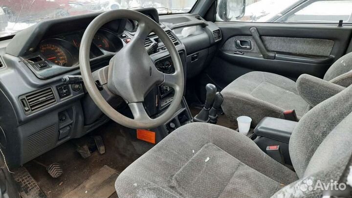Панель торпедо mitsubishi pajero 2