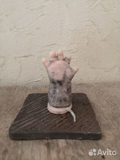 Рука куклы - из преисподней