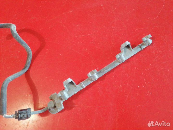 Топливная рейка (рампа) Toyota Rav4