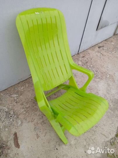 Шезлонг новый