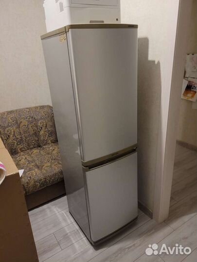 Холодильник Узкий Samsung