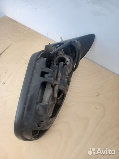 Зеркало боковое правое Peugeot 407