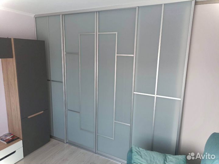 Стеклянная перегородка