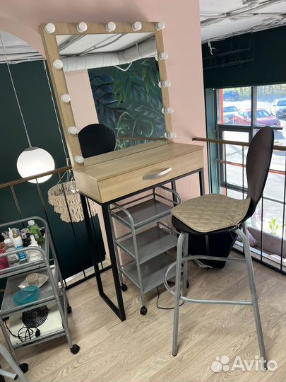 Сдам в аренду гримерный стол