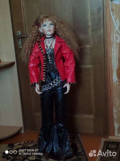 Кукла фарфоровая коллекционная